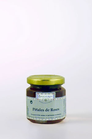 Préparation Culinaire aux Pétales de Roses