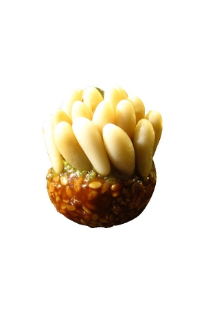 Pâtisserie Orientale aux Pignons Enrobés de Sésames et Pistaches